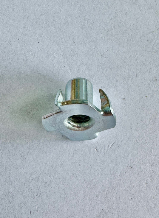 NUT 1/4-20 TEE 7/16 4-PRONG [AA6598]