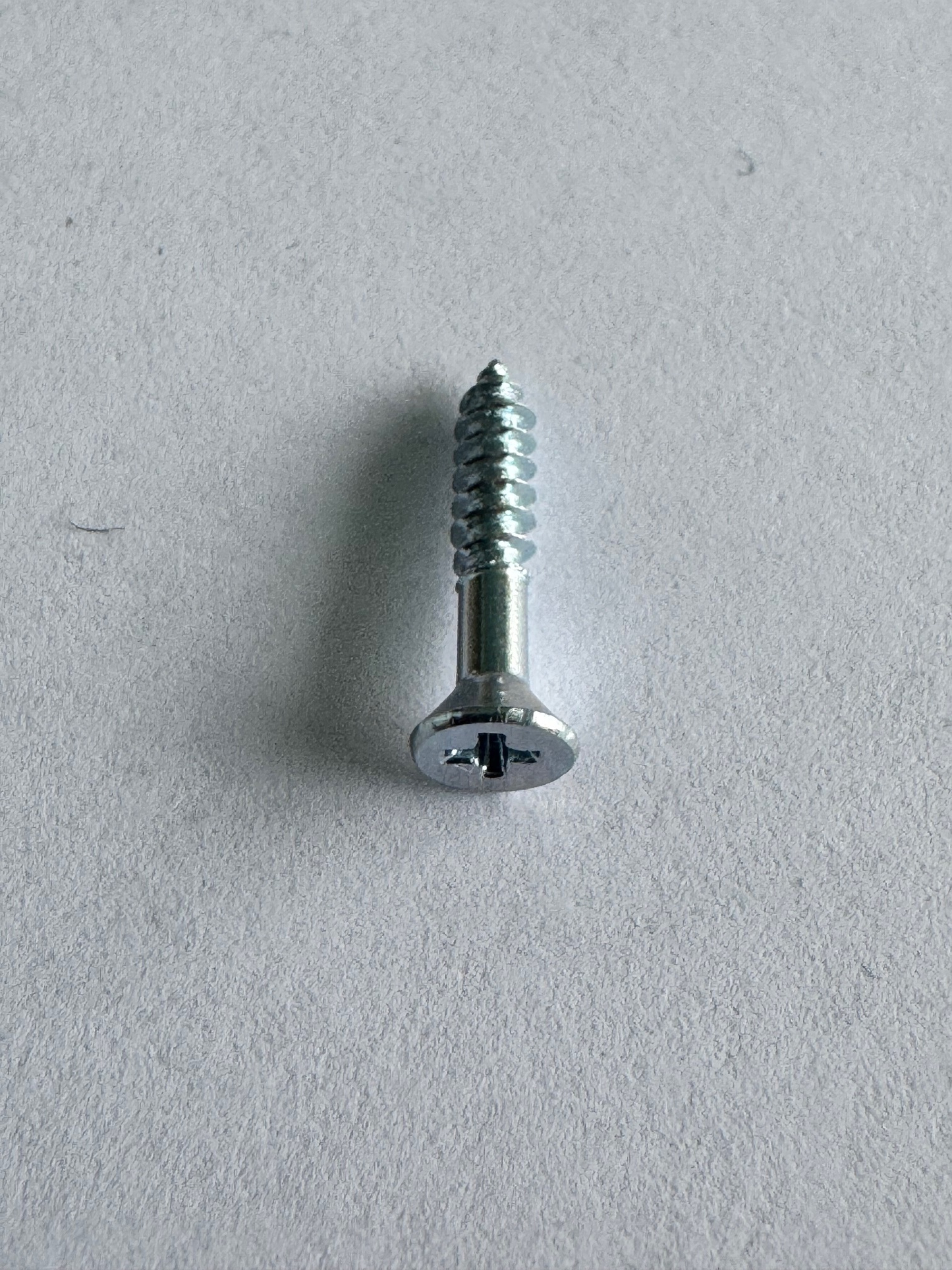 4 X 5/8 WOOD SCREW [AA6738]
