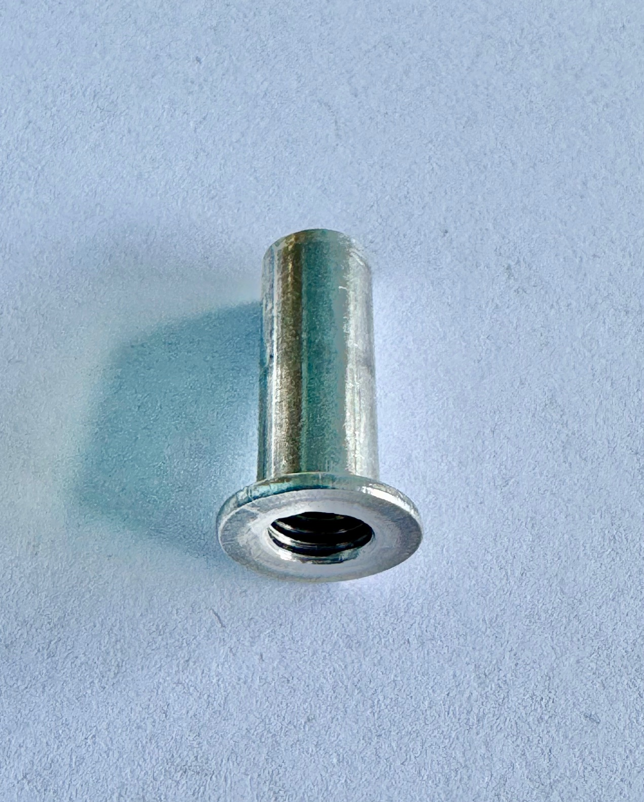 10-32 RIVET NUT (1/4 HOLE) [AA6890]