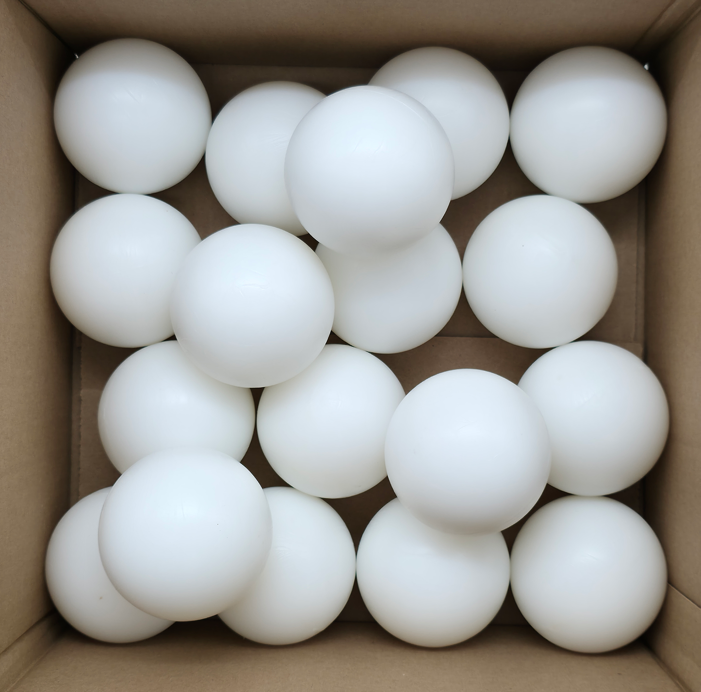 BALL 3" WHITE (POLYPROPYLENE) ICE BALL [AR3024]