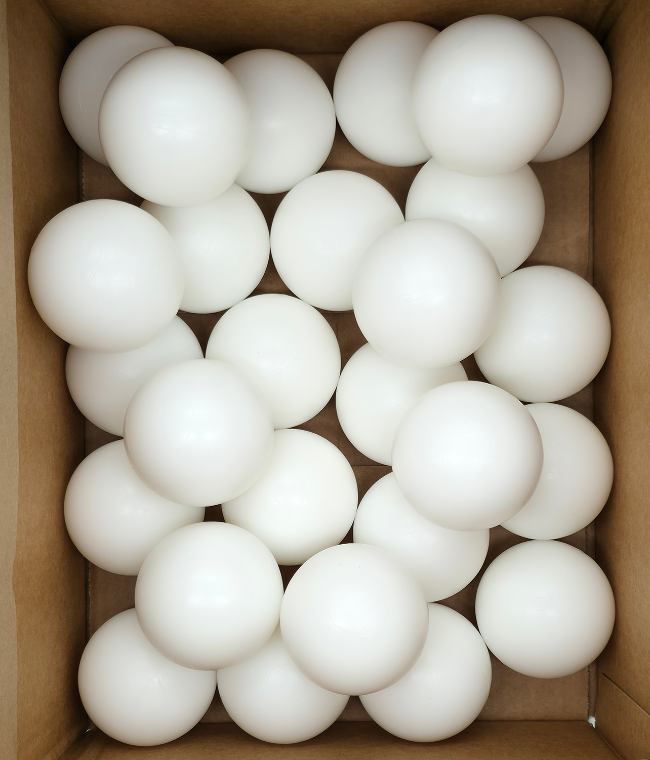 BALL 3" WHITE (POLYPROPYLENE) ICE BALL [AR3024]