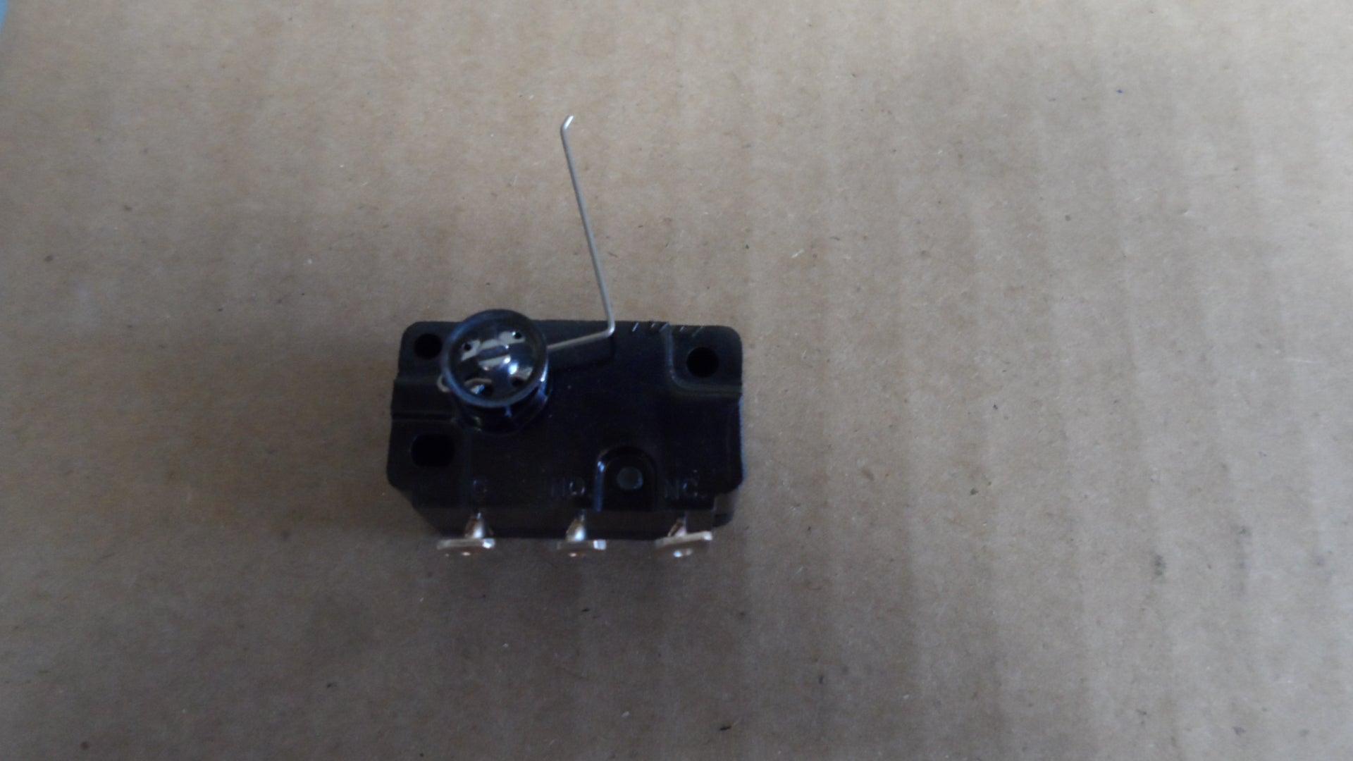 MICROSWITCH FOR R9 ROLL DOWN MECH [AA0221SW] for ICE game(s)